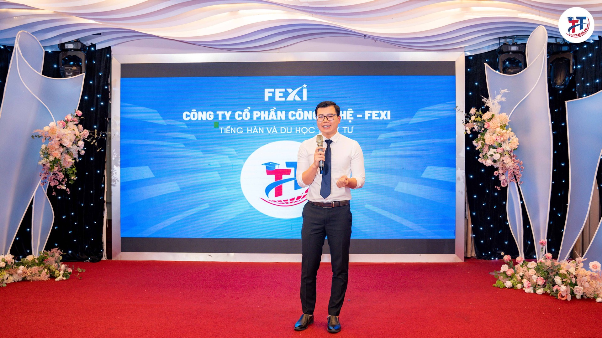 Thầy Nguyễn Văn Tư - Giám đốc đào tạo Trung tâm Tiếng Hàn & Du Học Thầy Tư